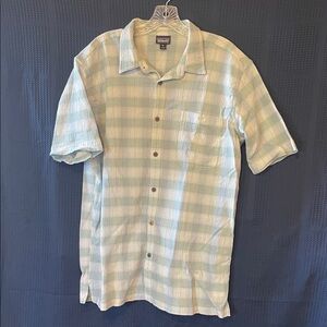 Patagonia Men's Pale Green Plaid Short-Sleeve Button-Down Shirt